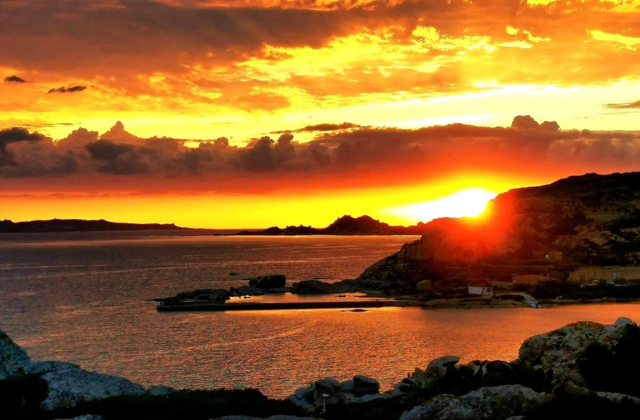 A Punta Tegge Il Mare La Spiaggia Il Tramonto Villa La Maddalena  Exterior photo